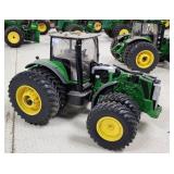 ERTL 1/16 John Deere FWA Cab Tractor w/Duals