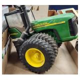 ERTL 1/16 John Deere 4WD 9320 Tractor Front End