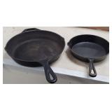 2 Iron Skillets inc/ Lodge