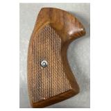 Unknown Checkered Walnut Rev. Grips