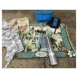 Tote w/ Lid inc/ Throws