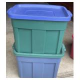 2 - Rubbermaid Totes w/ Lids