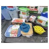 Kitchenware in Tote w/ Lid