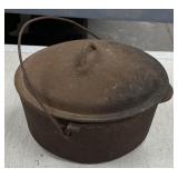 Cast Iron Dutch Oven w/ Lid