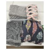 4 - Blankets/Throws
