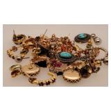 Lot w/ Many Nice Ear Rings, Maybe Some Sterling