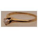 14 K Gold Ring Size 7.5, 1.8 Grams