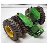 ERTL 1/16 John Deere 4WD Tractor Rear End Duals