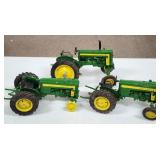ERTL 1/16 John Deere High Detail 420 Tractor Bodie