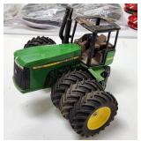 ERTL 1/16 John Deere 4WD Tractor Front End,