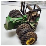 ERTL 1/16 John Deere 4WD Tractor Front End