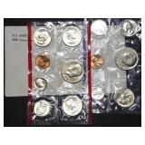 1981 US Double Mint Set in Envelope, With SBAs