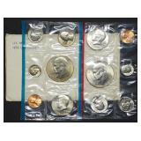 1976 US Double Mint Set in Envelope, With Ikes