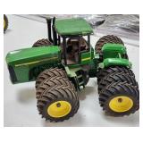 ERTL 1/16 John Deere 9200 4WD Tractor w/ Triples