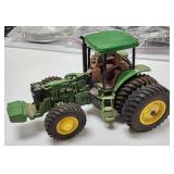 ERTL 1/16 John Deere FWA Cab Tractor w/ Duals