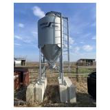 2017 HP60 80 Bushel Bulk Tank