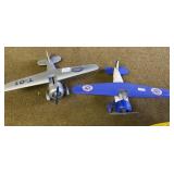 2 Diecast Planes