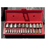 Snap On Screw Extractor Set