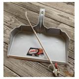 Air Chuck and Dust Pan