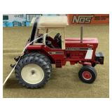 International 1586 Turbo Tractor