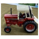 International 986 Red Power Tractor