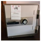 Vanguard VS-75 Safe with Combination, Clean