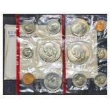1977 US Double Mint Set in Envelope, With Ikes