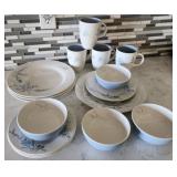Pfaltzgraff Winter Frost 16pc Stoneware Dinner Set