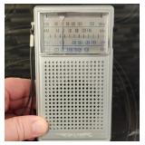 Radio Shack Realistic Pocket Radio Model 12-613A