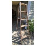 Davison 6' Wood Step Ladder