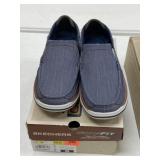 Size 8 Skechers