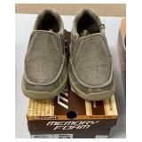 Size 8 Skechers