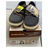 Size 8 Skechers