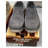 Size 8 Skechers
