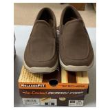Size 8 Skechers