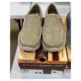 Size 8 Skechers