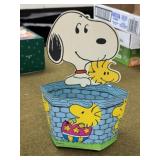 Peanuts Snoopy Easter Basket Display