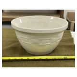 Longaberger 10" Batter Bowl