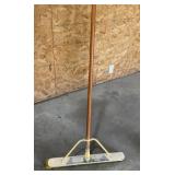 24' Push Broom