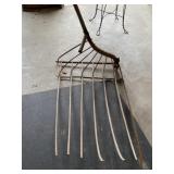 Scythe with Grain Cradle