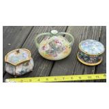 Dresser Dishes and Vase