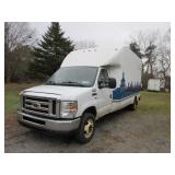 2015 Ford E 350 Cutaway Box Truck w/ Liftgate