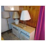 (2) Stands, (3) Lamps