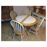 Table w/ 4 Chairs