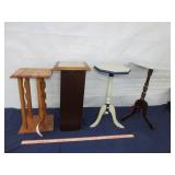 (4) Stands