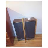 (2) Soundesign Speakers