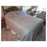 Queen Size Comforter w/ Matching Pillow Shams