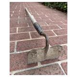 Garden Hoe w/Solid Wooden Handle