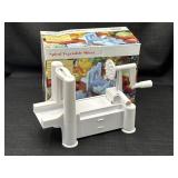 Spiral Vegetable Slicer w/3 Blades Like-New!