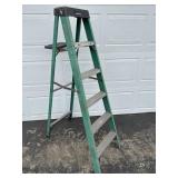 Gorilla 6ft Fiberglass Step-Ladder